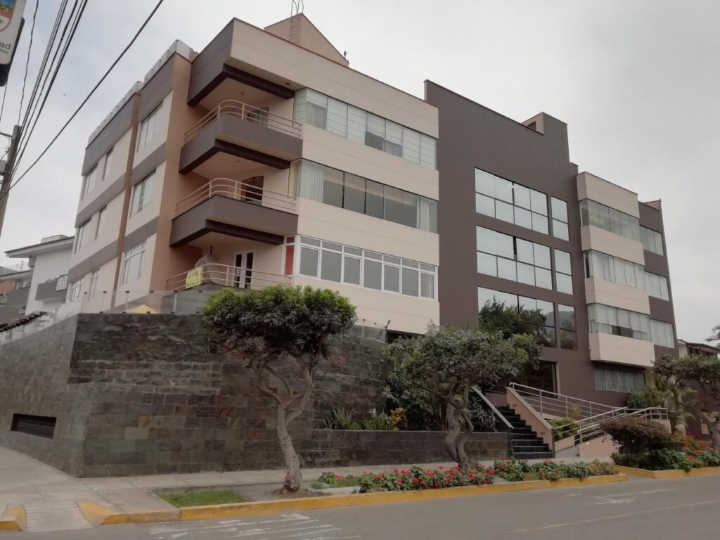 Venta de Departamento En Santiago De Surco, Lima – US$ 215,000 – madreselva 494
