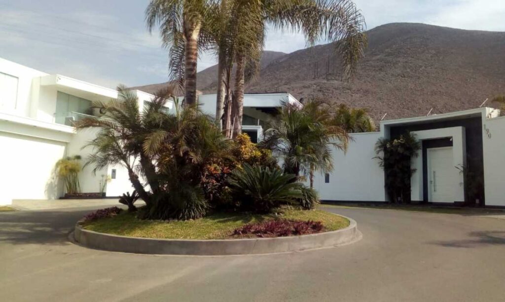 Venta de Casa En La Molina, Lima – US$ 560,000 –