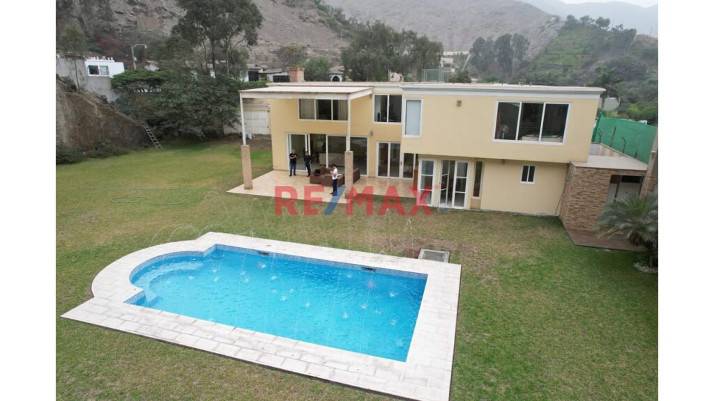 Venta de Casa En La Molina, Lima – US$ 1,350,000 – La Planicie