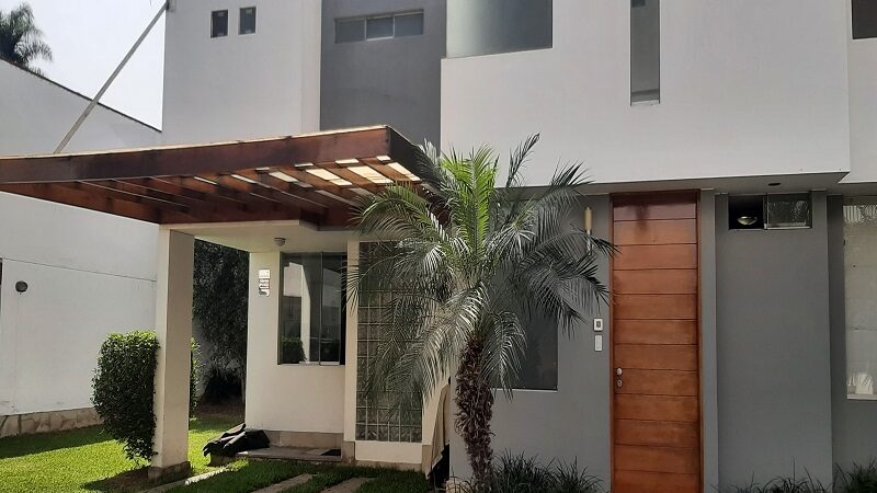 Venta de Casa En Santiago De Surco, Lima – US$ 430,000 – Urbanización Sta Teresa