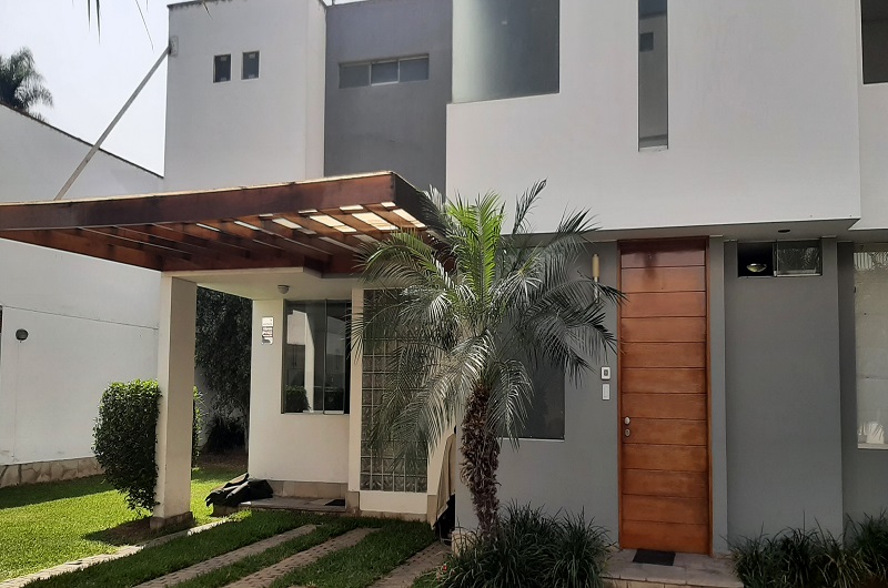 Venta de Casa En Santiago De Surco, Lima – US$ 430,000 – Urbanización Sta Teresa
