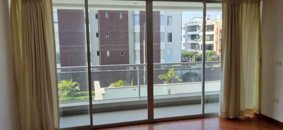 Alquiler de Departamento En Santiago De Surco, Lima – US$ 950 – Condominio Loma Amarilla
