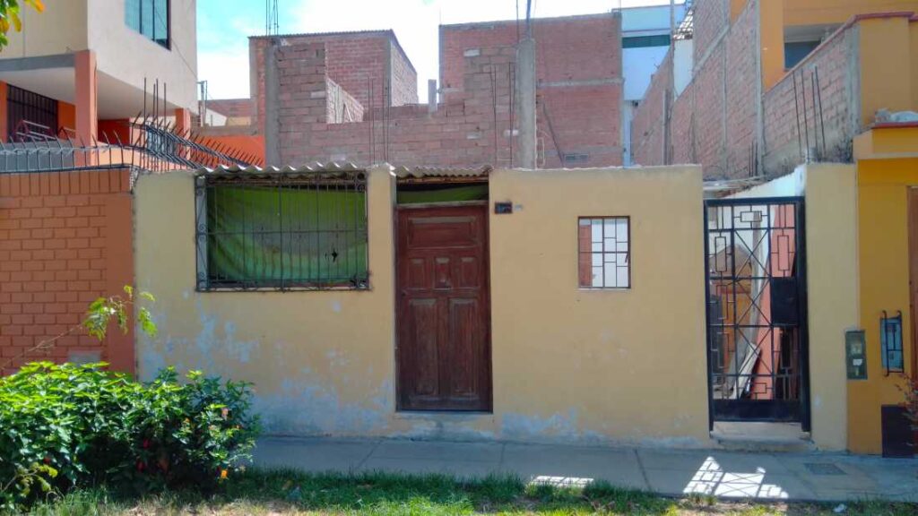 Venta de Casa En San Miguel, Lima – US$ 220,000 – garcia y garcia
