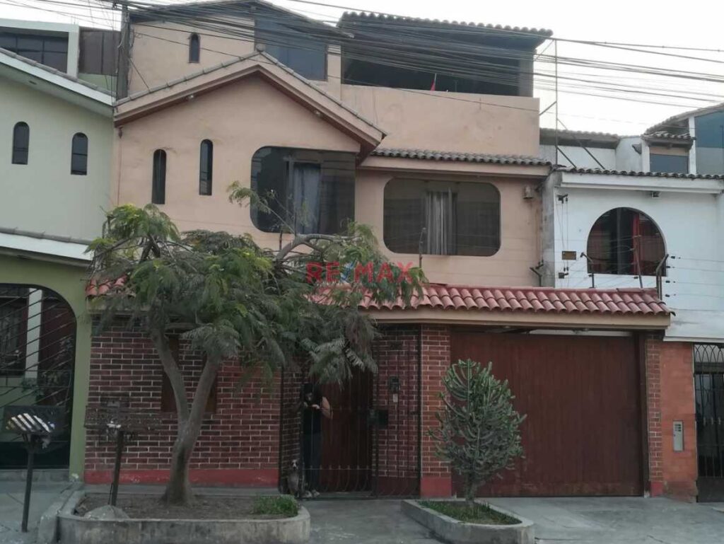 Venta de Casa En La Molina, Lima – US$ 280,000 – Calle SANTA CRUZ DE TENERIFE