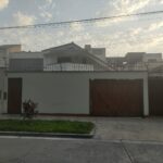 Venta de Casa En Santiago De Surco, Lima – US$ 450,000 –