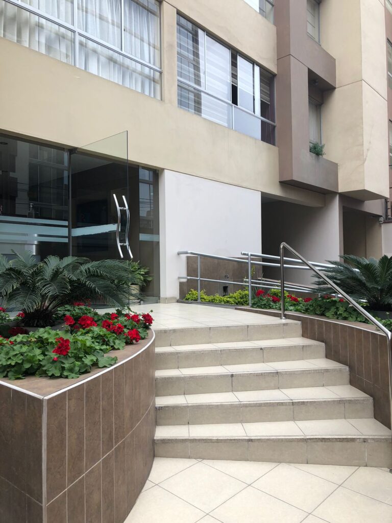 Venta de Departamento En Santiago De Surco, Lima – US$ 100,000 – Embajada de USA