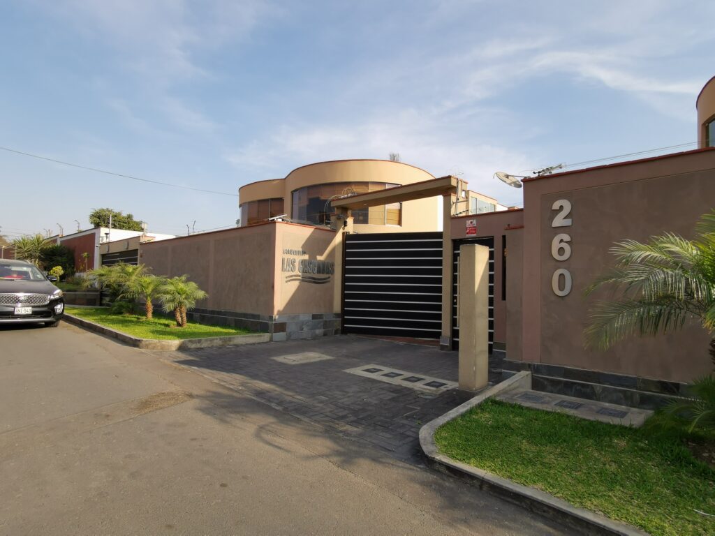 Alquiler de Casa En La Molina, Lima – US$ 2,300 – SOL DE LA MOLINA