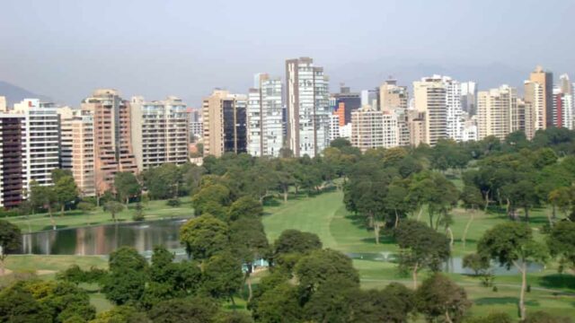 San Isidro: Elegancia, Historia y Modernidad en el Corazón de Lima San Isidro: Elegancia, Historia y Modernidad en el Corazón de Lima